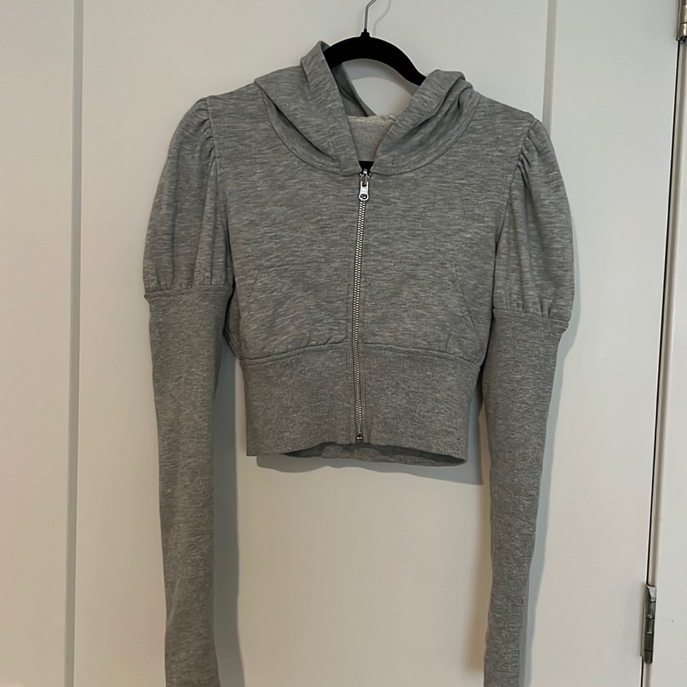 Cropped gray hoodie